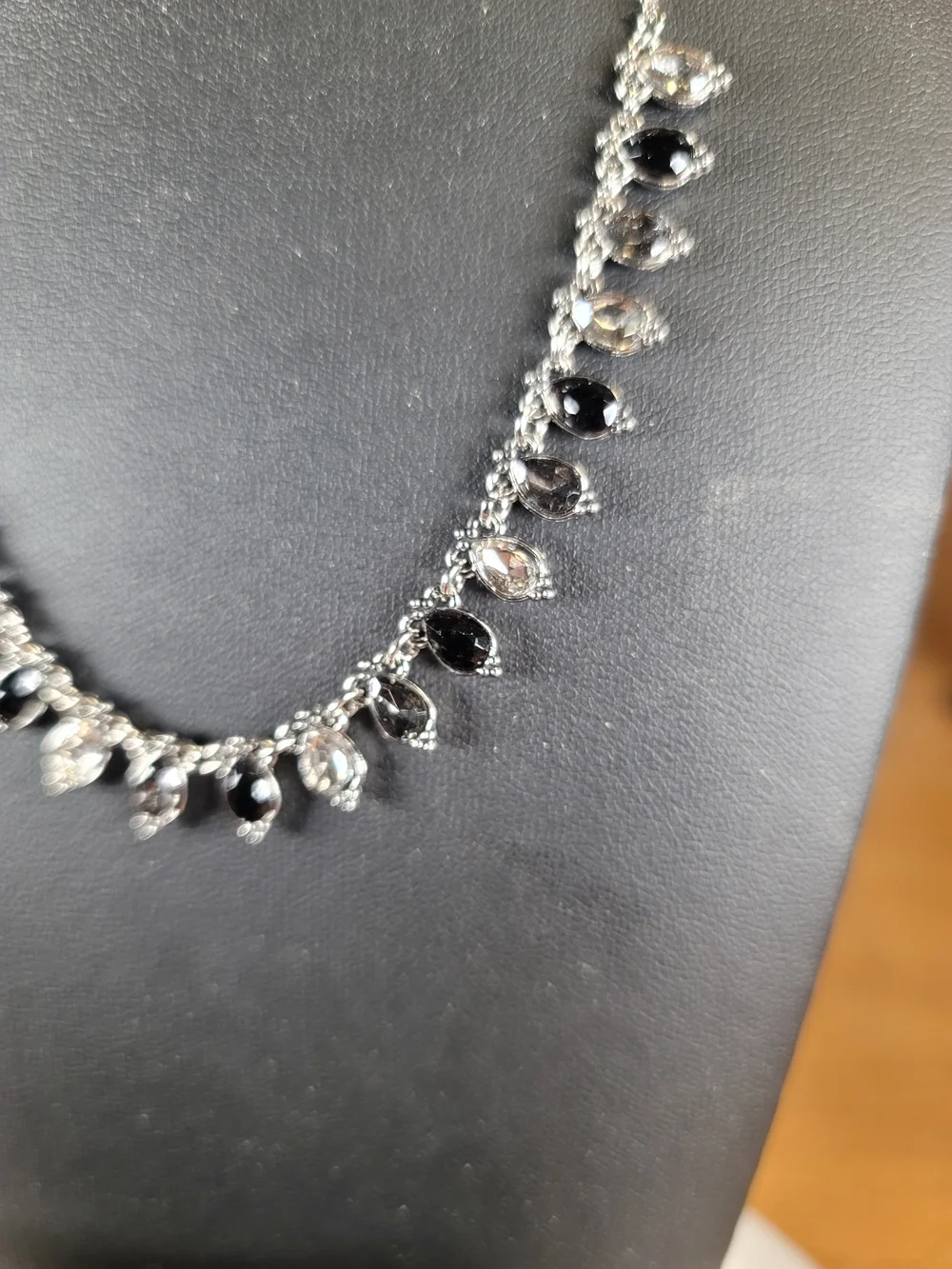 Paparazzi Black Teardrop Necklace and Bracelet Set - Picture 2 of 3